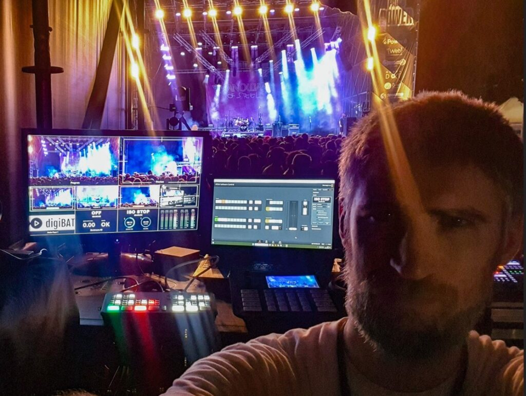 backstage live concert